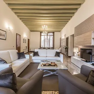 Ca' Del Monastero 4 Collection Up To 8 Guests With Lift Appartement