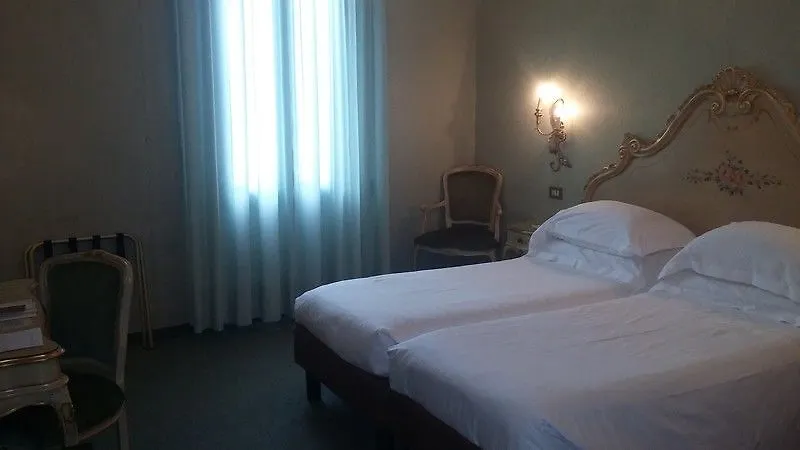 BW Premier Collection Chc Continental Hotel Velence 4*,